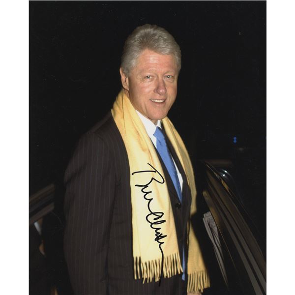 42nd US President Bill Clinton signed photo. GFA Authenticated