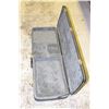 Image 1 : VINTAGE PEAVEY GUITAR HARD SHELL CASE-ESTATE