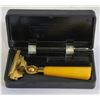 Image 1 : VINTAGE BAKELITE SHICK RAZOR WITH CASE