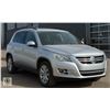 Image 3 : UNRESERVED! 2010 VOLKSWAGON TIQUAN 4-MOTION