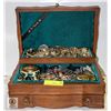 Image 1 : JEWELRY BOX WITH CONTENTS - ESTATE
