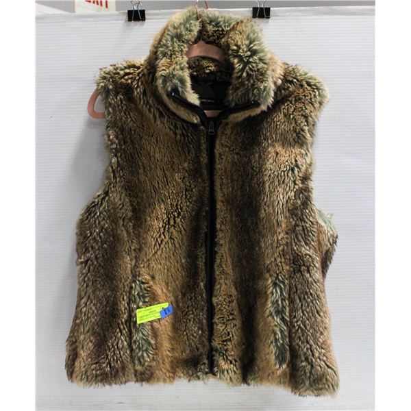 LADIES SIZE 40 FAUX FUR SILVER CREEK VEST-ESTATE