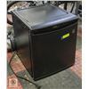 Image 1 : DANBY MINI FRIDGE H-20" W-19" L-18"