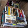Image 1 : 2 FLATS OF STEPHEN KING/DEAN KOONTZ BOOKS