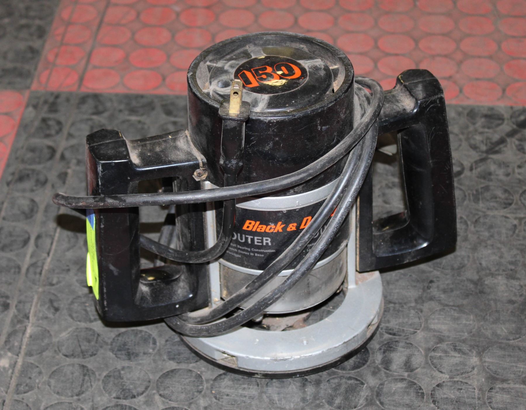 BLACK AND DECKER ROUTER