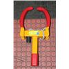 Image 1 : ADJUSTABLE WHEEL LOCKING DEVICE WITH KEY