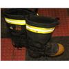 Image 1 : PAIR OF DAKOTA -100 WINTER CSA BOOTS (SIZE 9)