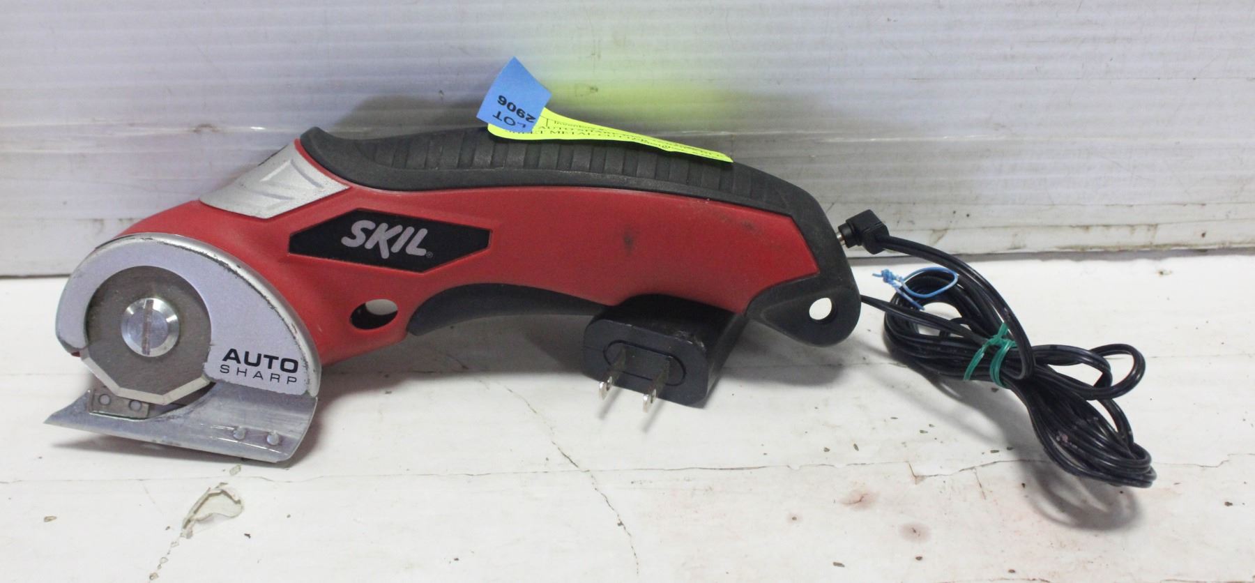 Auto Sharp SKIL AUTO SHARP RECHARGEABLE SHEET METAL CUTTER