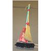 Image 1 : 3 ASST BROOM LOT
