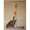 Image 1 : SCOOP SHOVEL BROOM SQUEEGEE