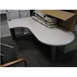 U-shape  Bullet Top Manager Desk With