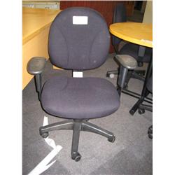 Black Mid- Back Ergo Task Chair