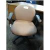 Image 1 : Cream Ergo Mid Back Task Chair