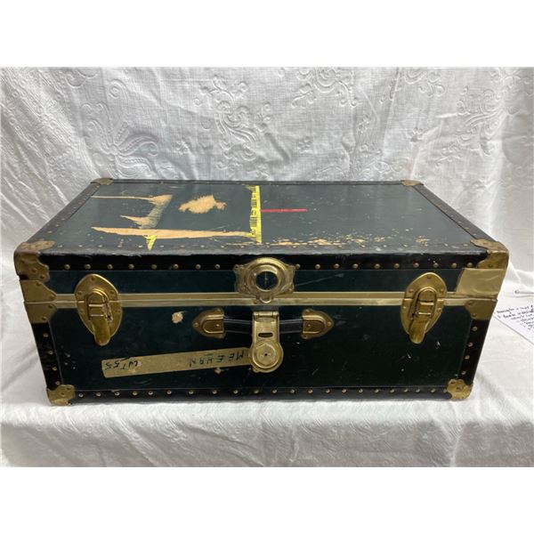 VINTAGE METAL TRUNK