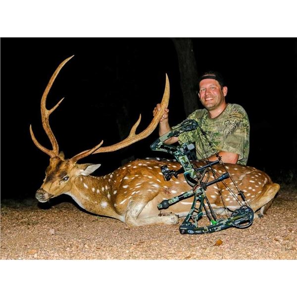 South Texas Trophy Hunt - Ox Ranch (Uvalde County, Texas)