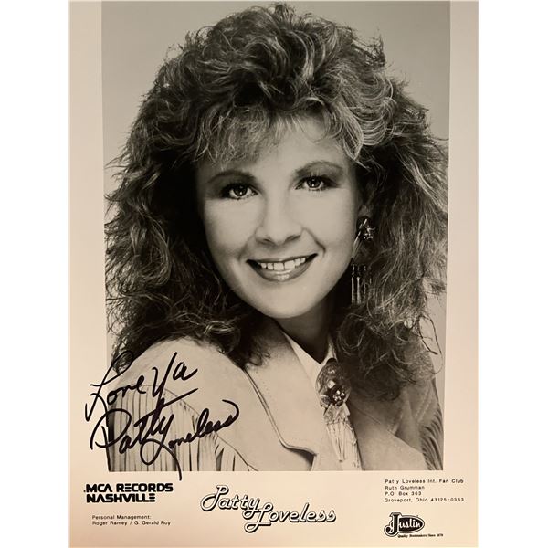 Country Singer Patty Loveless signed promo photo