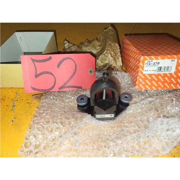 New Mitutoyo 172-378 MF Microscope V-Block with clamp