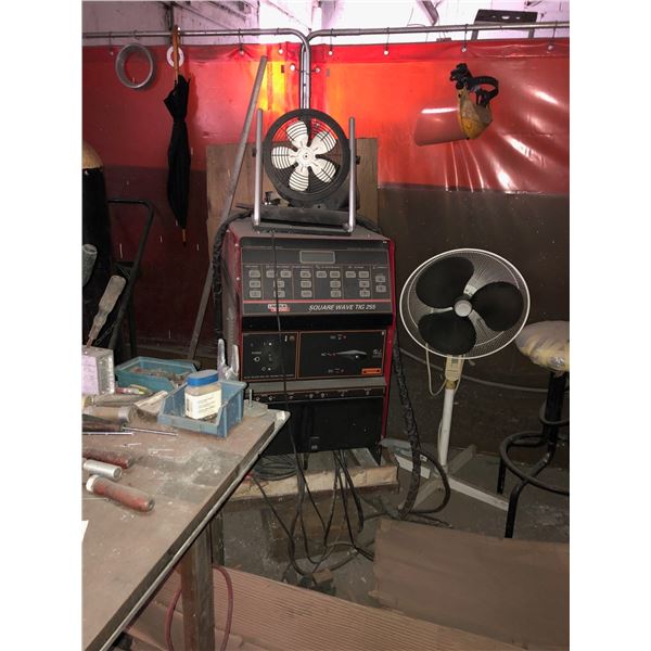 Lincoln Square WAve TIG 255