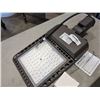 Image 2 : NEW 200 WATT PHOTOCELL LED COMMERCIAL OUTDOOR LIGHT