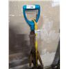 Image 2 : BUNDLE OF GARDEN TOOLS