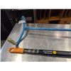 Image 2 : FISKARS WEED PULLER AND AERATOR