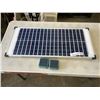 Image 1 : COLEMAN SOLAR PANEL AND 2 SOLAR PADS