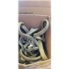 Image 2 : 5 LIFTING STRAPS AND BOX OF SINGLE USE FACE MASKS