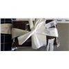 Image 2 : KING DUVET COVER SET WITH 4 PILLOW SHAMS