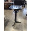Image 2 : ADJUSTABLE METAL STAND