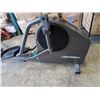 Image 2 : LIFE FITNESS E1 TOTAL BODY ELLIPTICAL CROSS TRAINER