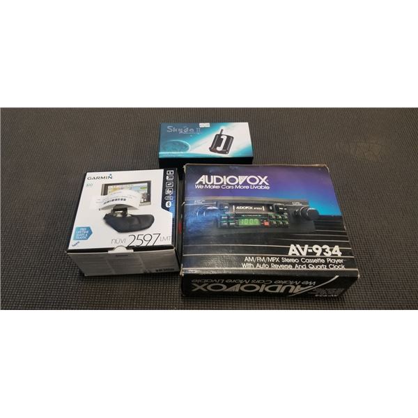 AUDIOVOX AV-934 CAR STEREO, GARMIN GPS AND SKYDA II VAPORIZER