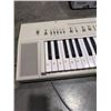Image 2 : YAMAHA ELECTRIC KEYBOARD