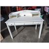 Image 1 : WHITE DESK WITH ORGANIZER