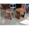 Image 1 : 2 VILAS MAPLE END TABLES