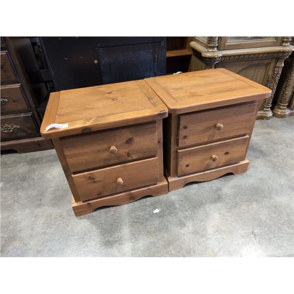 PAIR OF PINE NIGHT STANDS