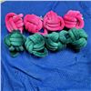 Image 1 : 8 NEW CUDDLE KNOT PILLOWS 4 GREEN 4 PINK