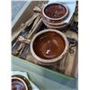 Image 2 : FRENCH ONION SOUP BOWLS AND CHAMPAGNE FLUTES