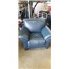 Image 2 : JAYMAR BLUE LEATHER LOVESEAT AND TWO CHAIRS