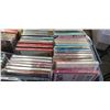 Image 2 : TOTE OF CD'S