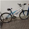 Image 1 : WHITE AND BLUE DUNLOP BIKE