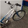 Image 3 : WHITE AND BLUE DUNLOP BIKE
