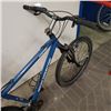 Image 3 : BLUE ROCKY MOUNTAIN BIKE