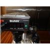 Image 2 : Bunn CW Series Automatic Coffee Brewer w/ 3 Warmers & Pots