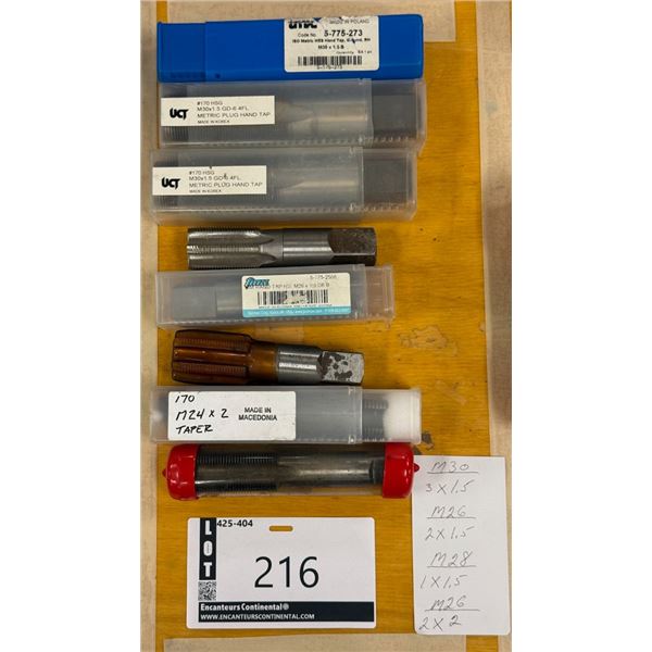 LOT DE 8 TAPS M32 ASSORTIS