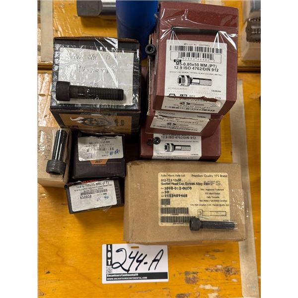 LOT DE 400+ VIS À TÊTE CREUSES ASSORTIES