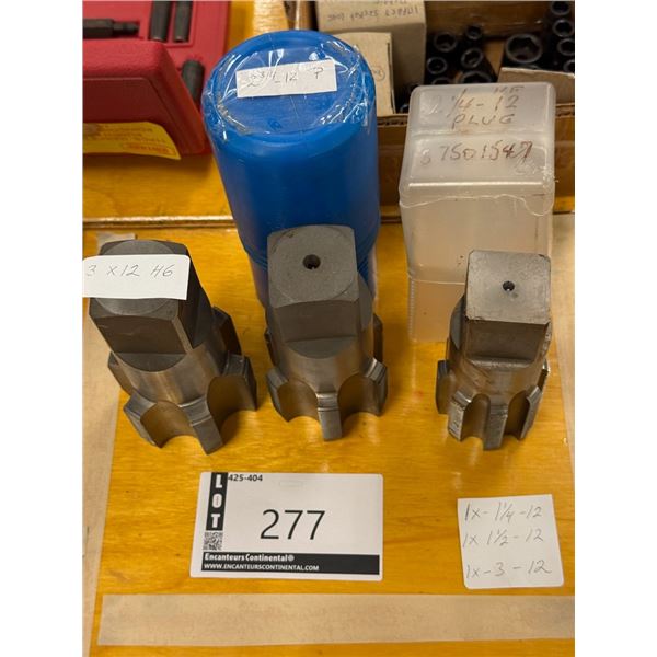 LOT DE 3 TAPS ASSORTIS