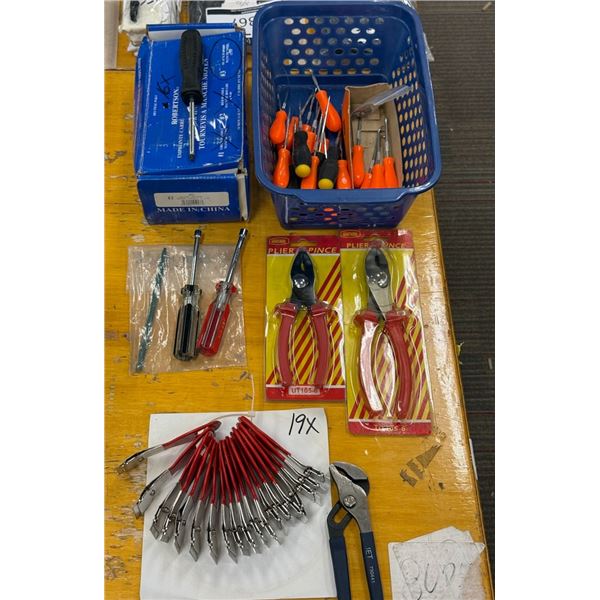 LOT D'OUTILS ASSORTIS