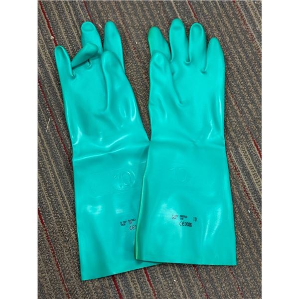 LOT DE 51 PAIRES DE GANTS DE CAOUTCHOUC GR. ASST