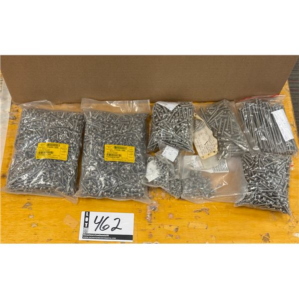 LOT DE 35,000 AGRAFES ASSORTIES 3/8 & 5/8