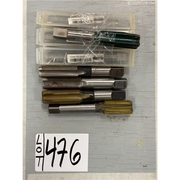 LOT DE 8 TAPS ASSORTIS